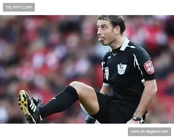 英裁判克拉滕伯格执法利物浦比赛遭争议判罚后被球迷威胁 英裁判克拉滕伯格执法利物浦比赛遭争议判罚后被球迷威胁