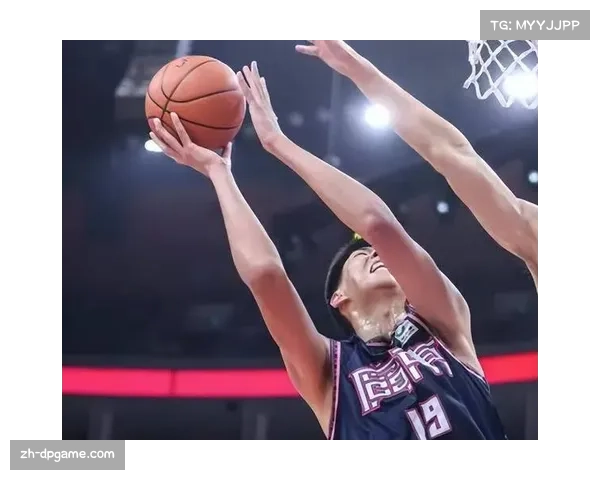 徐昕13分10板两双数据 广州年轻内线成长助力季后赛卡位